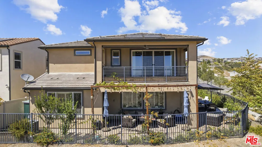 18104 Cyan Way Santa Clarita, CA 91350