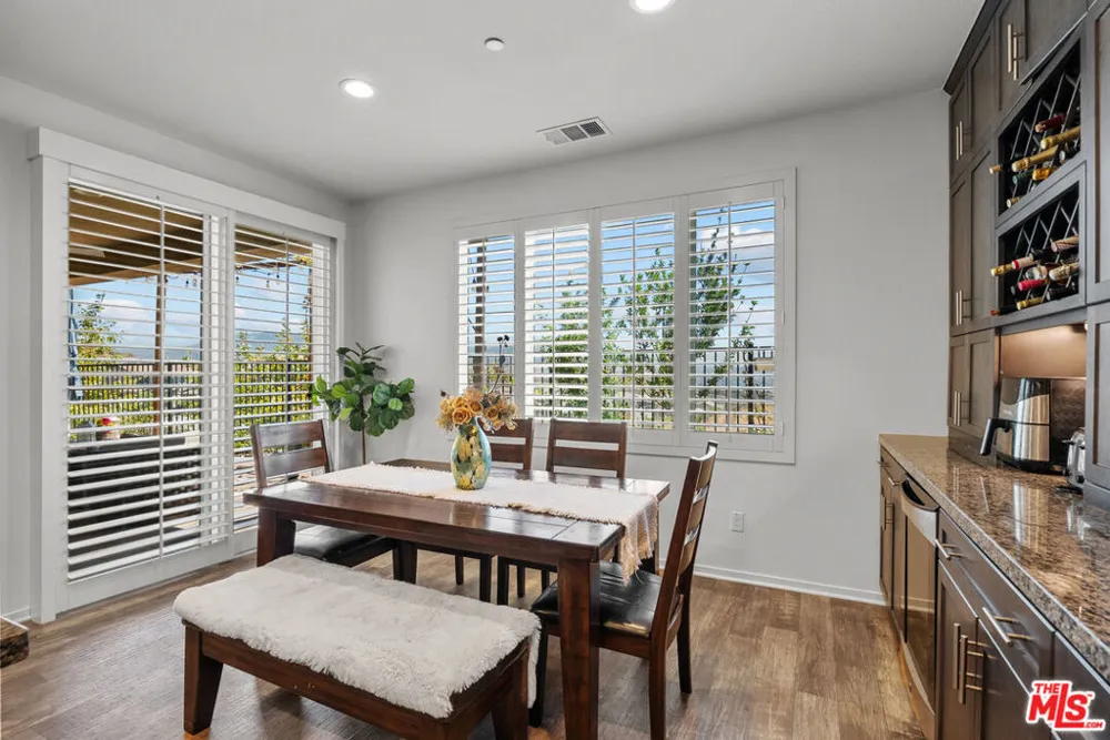 18104 Cyan Way Santa Clarita, CA 91350