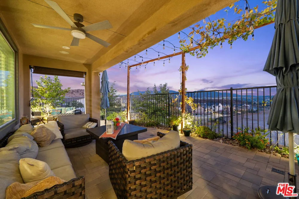 18104 Cyan Way Santa Clarita, CA 91350