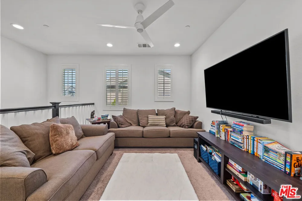 18104 Cyan Way Santa Clarita, CA 91350