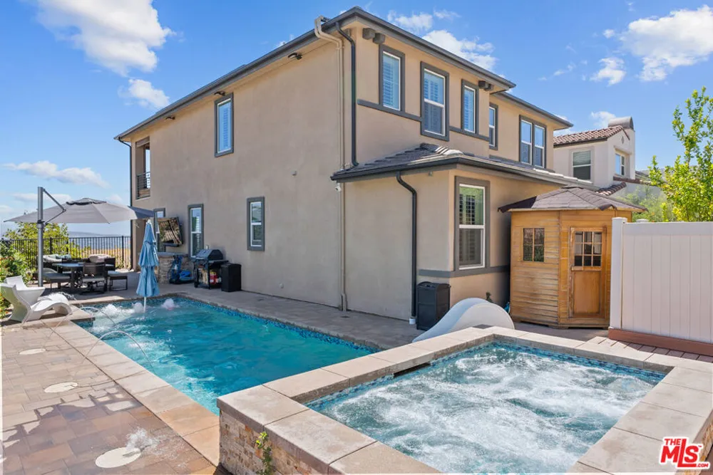 18104 Cyan Way Santa Clarita, CA 91350