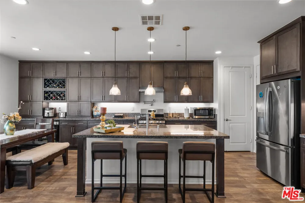 18104 Cyan Way Santa Clarita, CA 91350