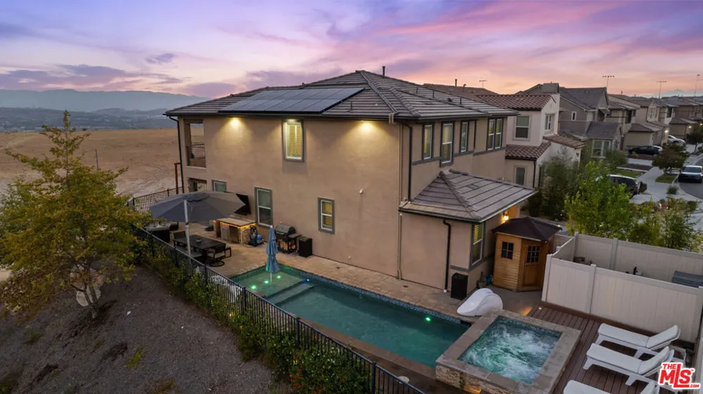 18104 Cyan Way Santa Clarita, CA 91350