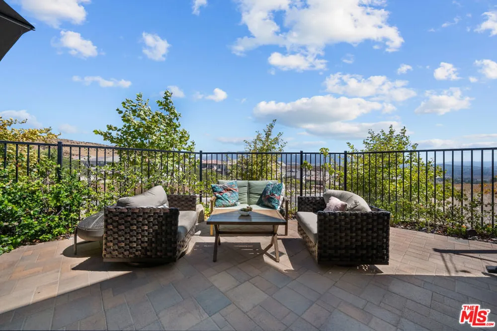 18104 Cyan Way Santa Clarita, CA 91350