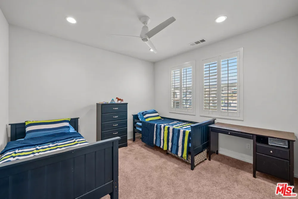 18104 Cyan Way Santa Clarita, CA 91350