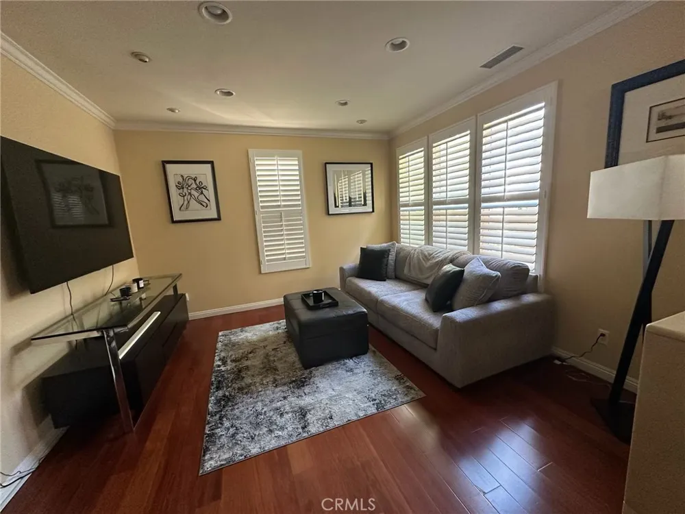 11 Tall Oak Irvine, CA 92603