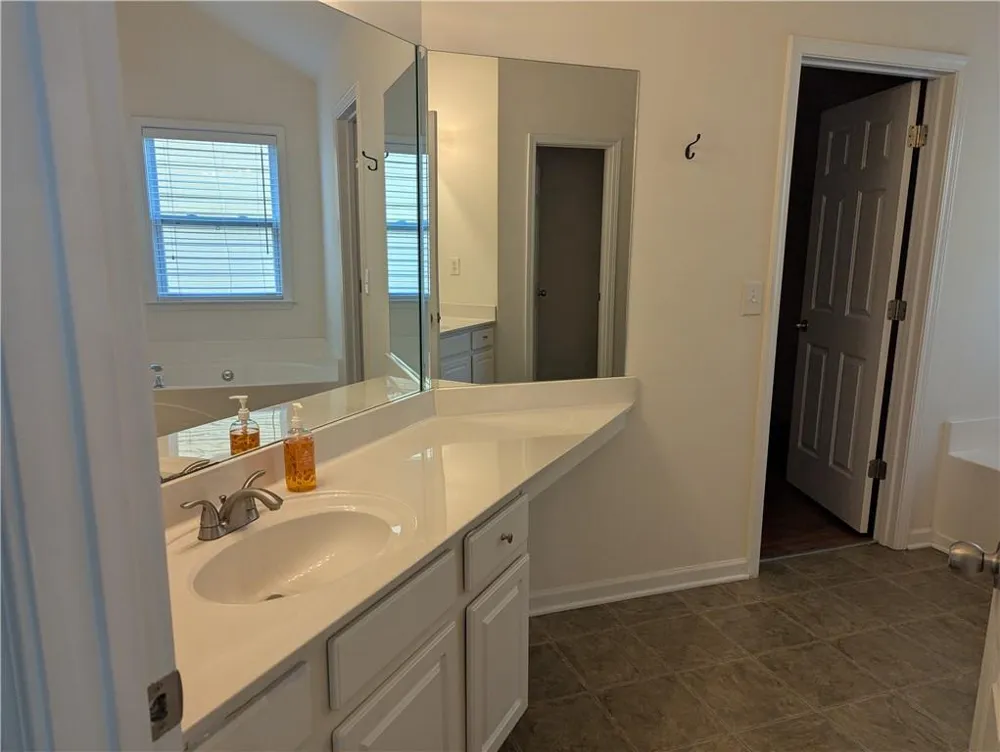 212 Autumn Trail Acworth, GA 30102