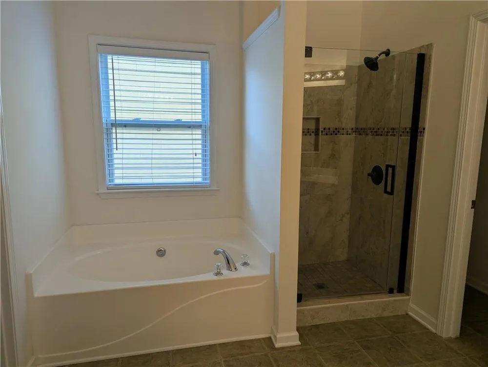 212 Autumn Trail Acworth, GA 30102