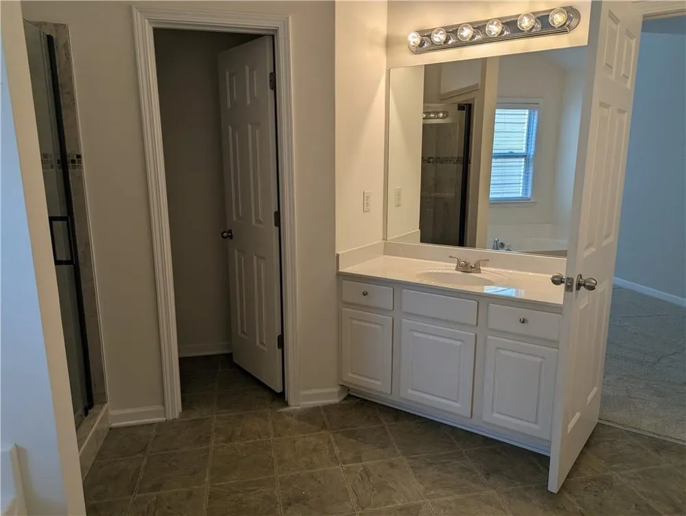 212 Autumn Trail Acworth, GA 30102