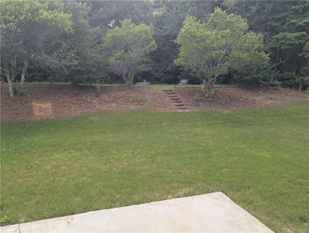 212 Autumn Trail Acworth, GA 30102