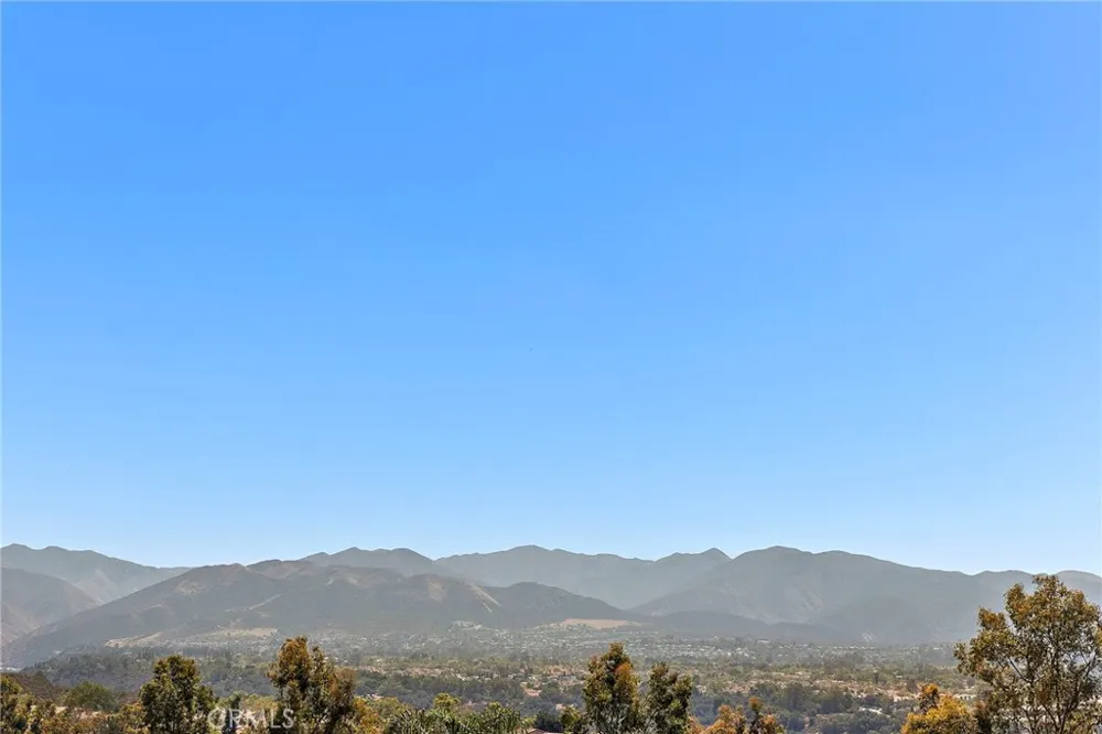 8 Las Pisadas Rancho Santa Margarita, CA 92688