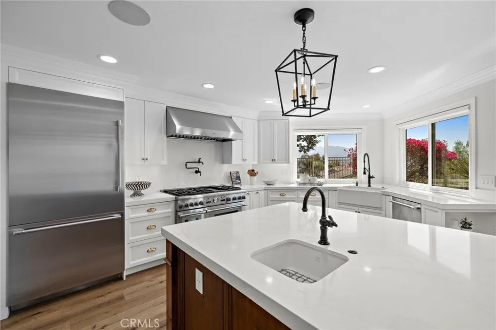 8 Las Pisadas Rancho Santa Margarita, CA 92688