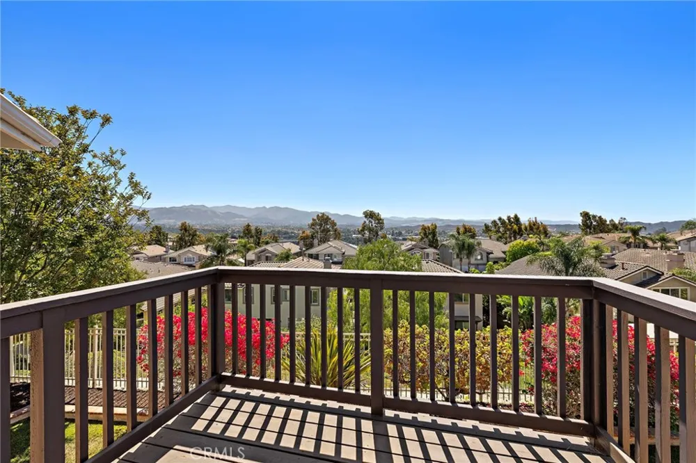 8 Las Pisadas Rancho Santa Margarita, CA 92688