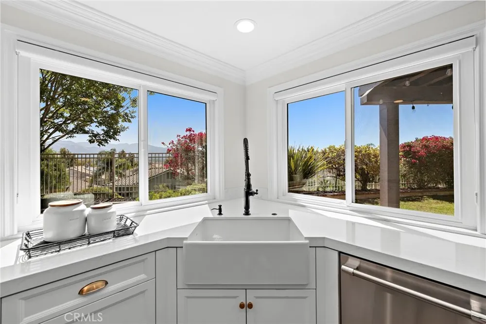 8 Las Pisadas Rancho Santa Margarita, CA 92688