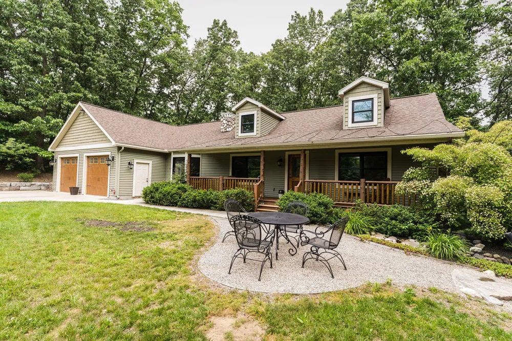 8319 Pine Island Drive NE Plainfield Charter Township, MI 49321