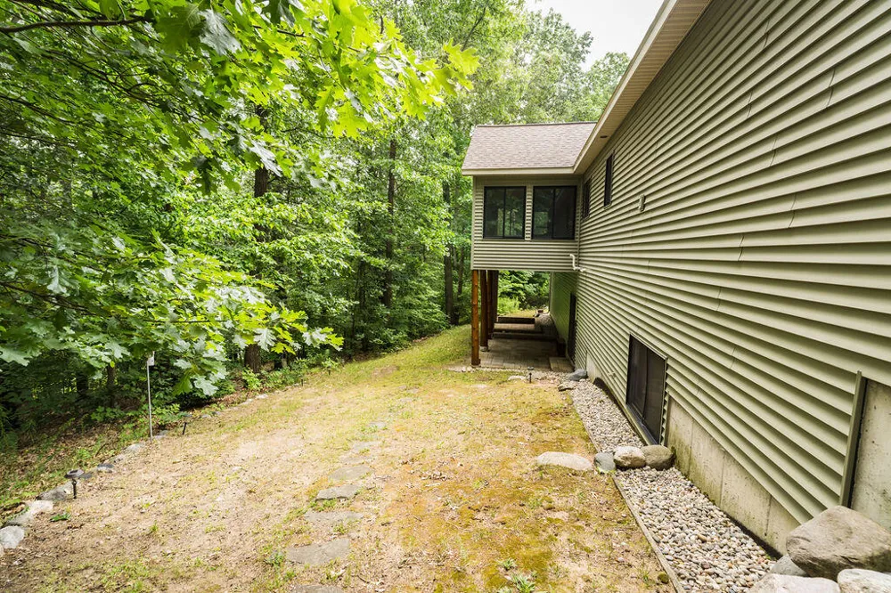 8319 Pine Island Drive NE Plainfield Charter Township, MI 49321