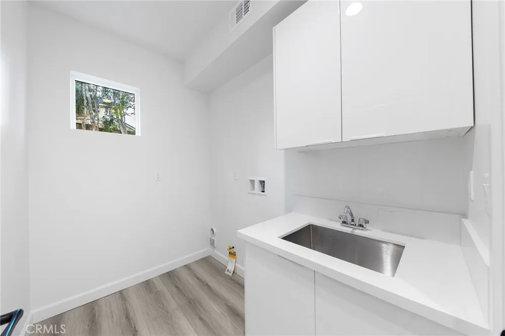 1359 Point Loma Walnut, CA 91789