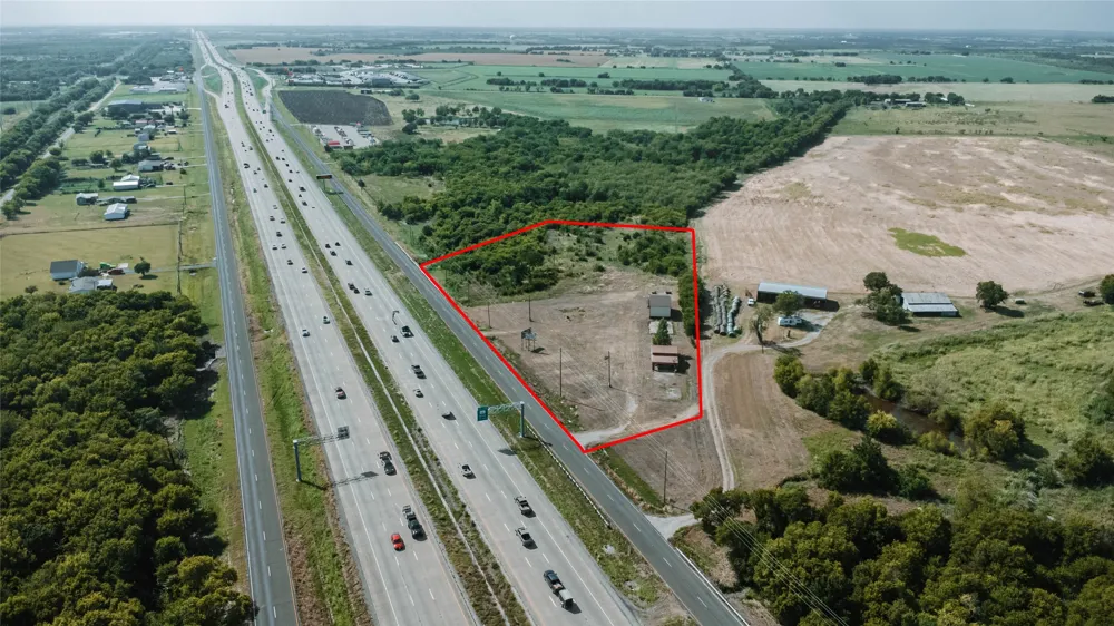 7110 S Interstate 45 Service Road Alma, TX 75119
