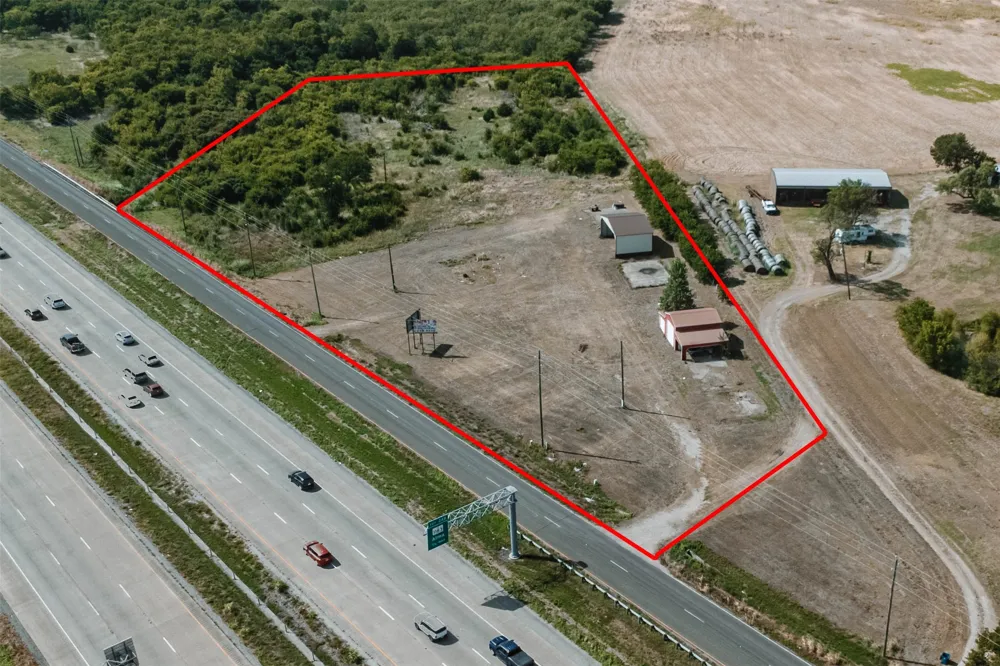7110 S Interstate 45 Service Road Alma, TX 75119