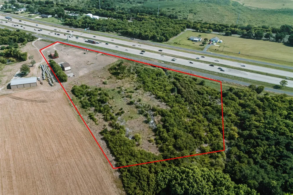7110 S Interstate 45 Service Road Alma, TX 75119