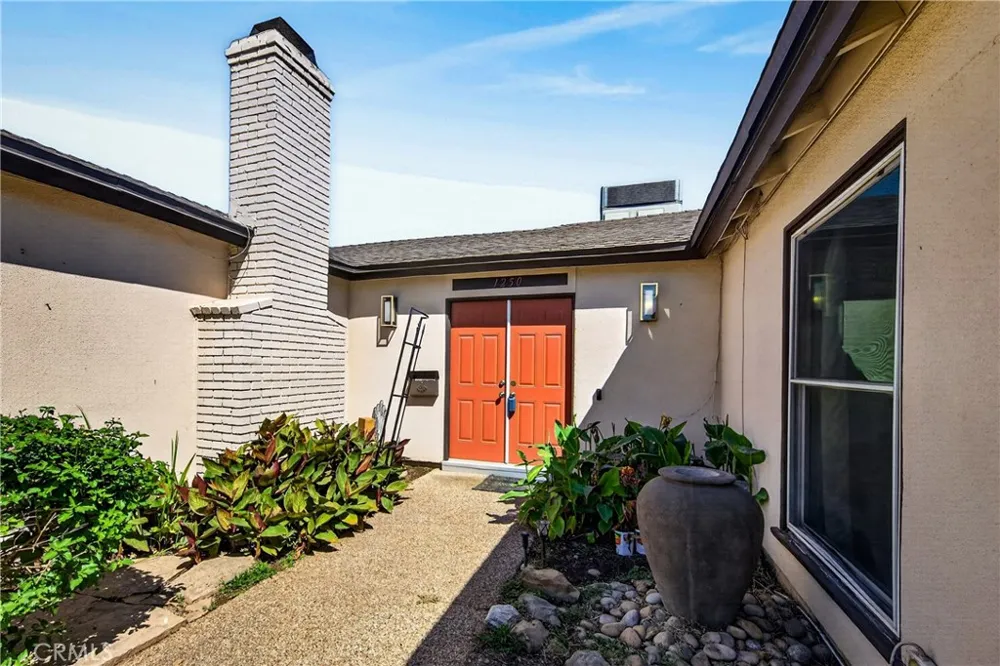1250 W Palm Redlands, CA 92373