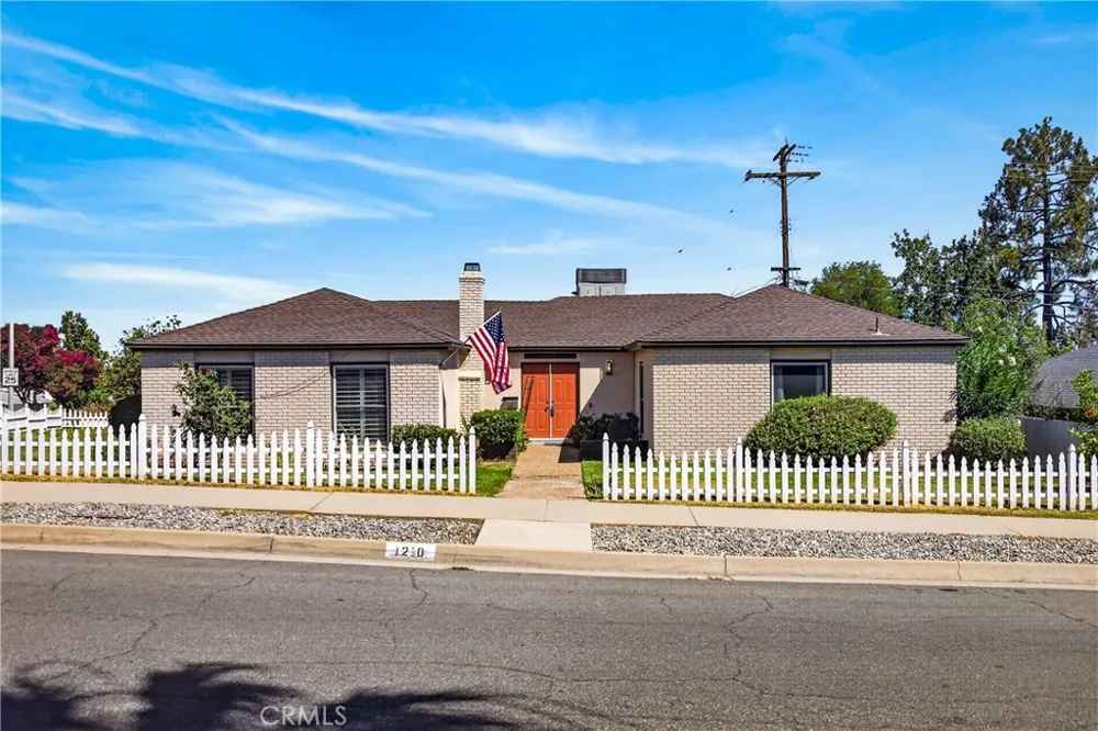 1250 W Palm Redlands, CA 92373