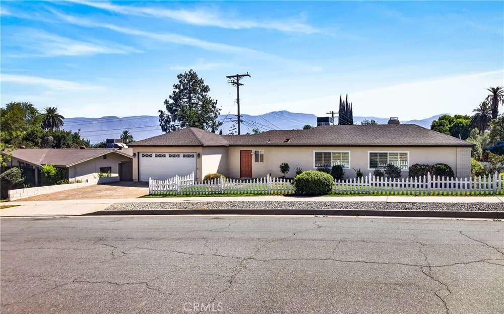 1250 W Palm Redlands, CA 92373