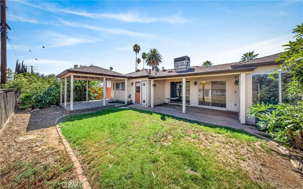 1250 W Palm Redlands, CA 92373