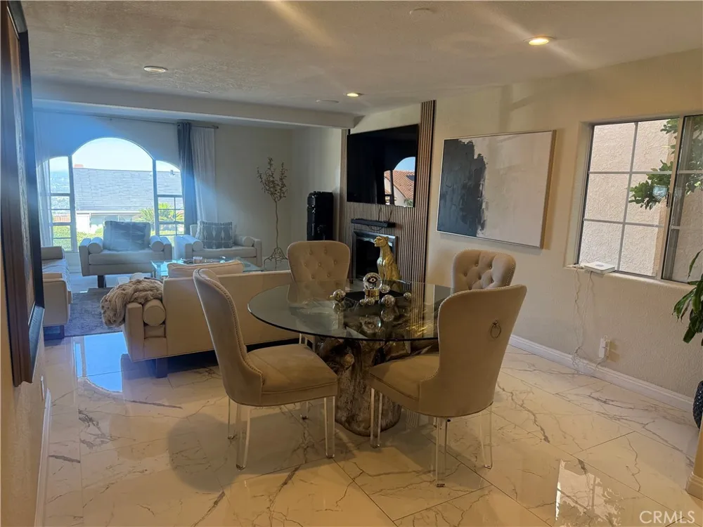 1742 Rudell Burbank, CA 91501