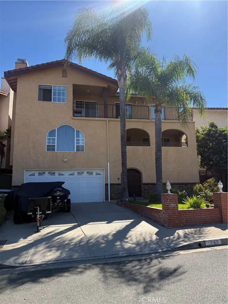 1742 Rudell Burbank, CA 91501
