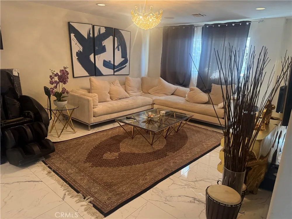1742 Rudell Burbank, CA 91501
