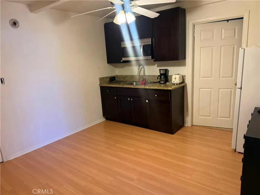 1742 Rudell Burbank, CA 91501