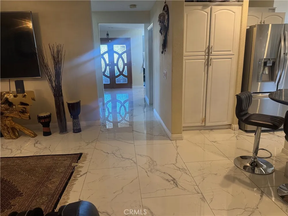 1742 Rudell Burbank, CA 91501