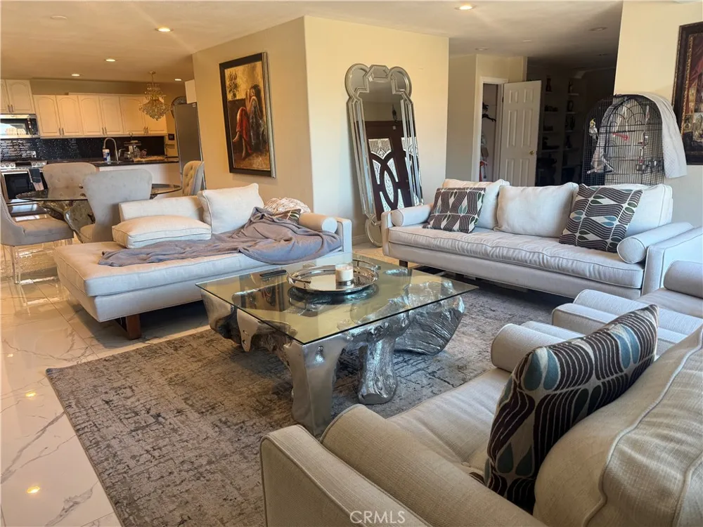 1742 Rudell Burbank, CA 91501