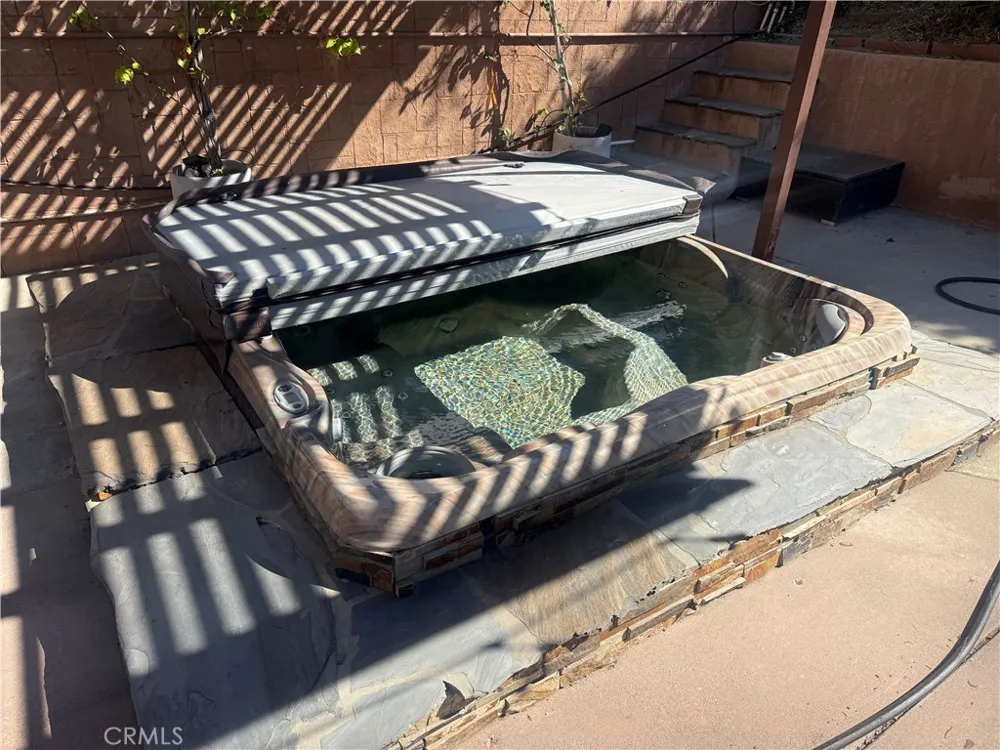 1742 Rudell Burbank, CA 91501