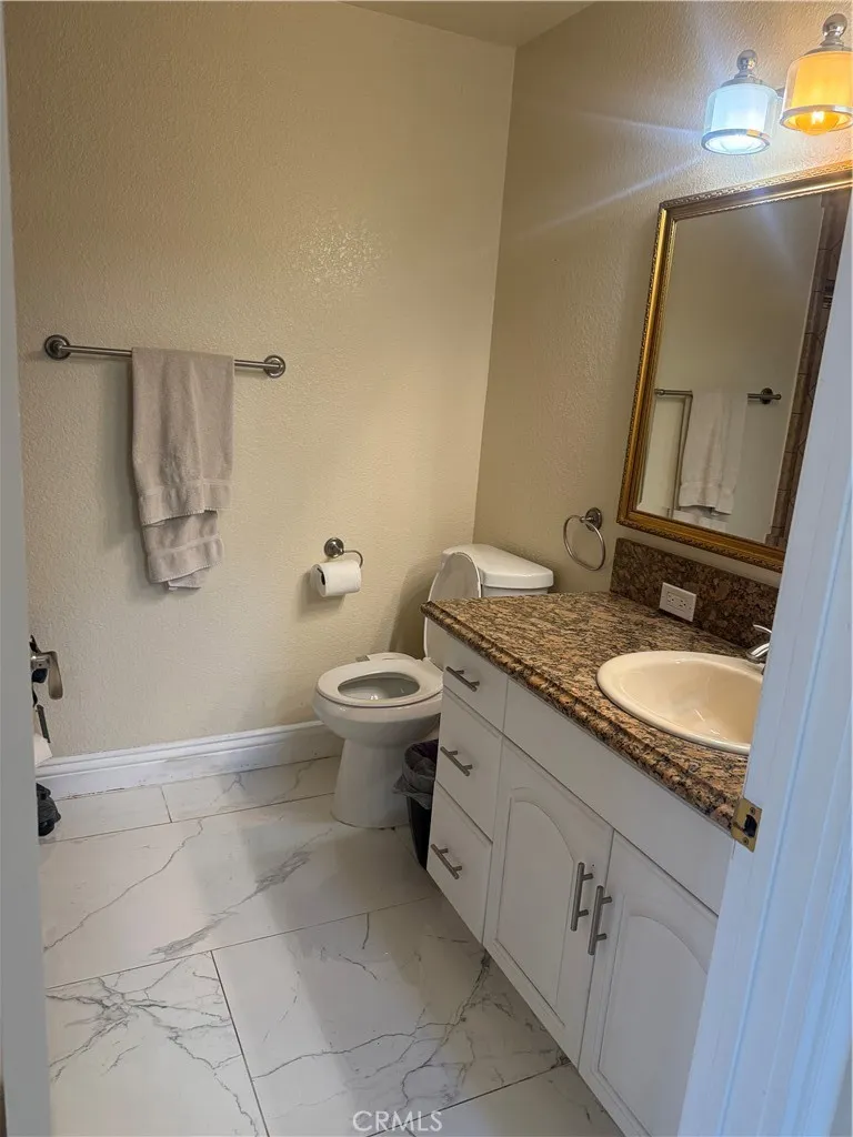 1742 Rudell Burbank, CA 91501