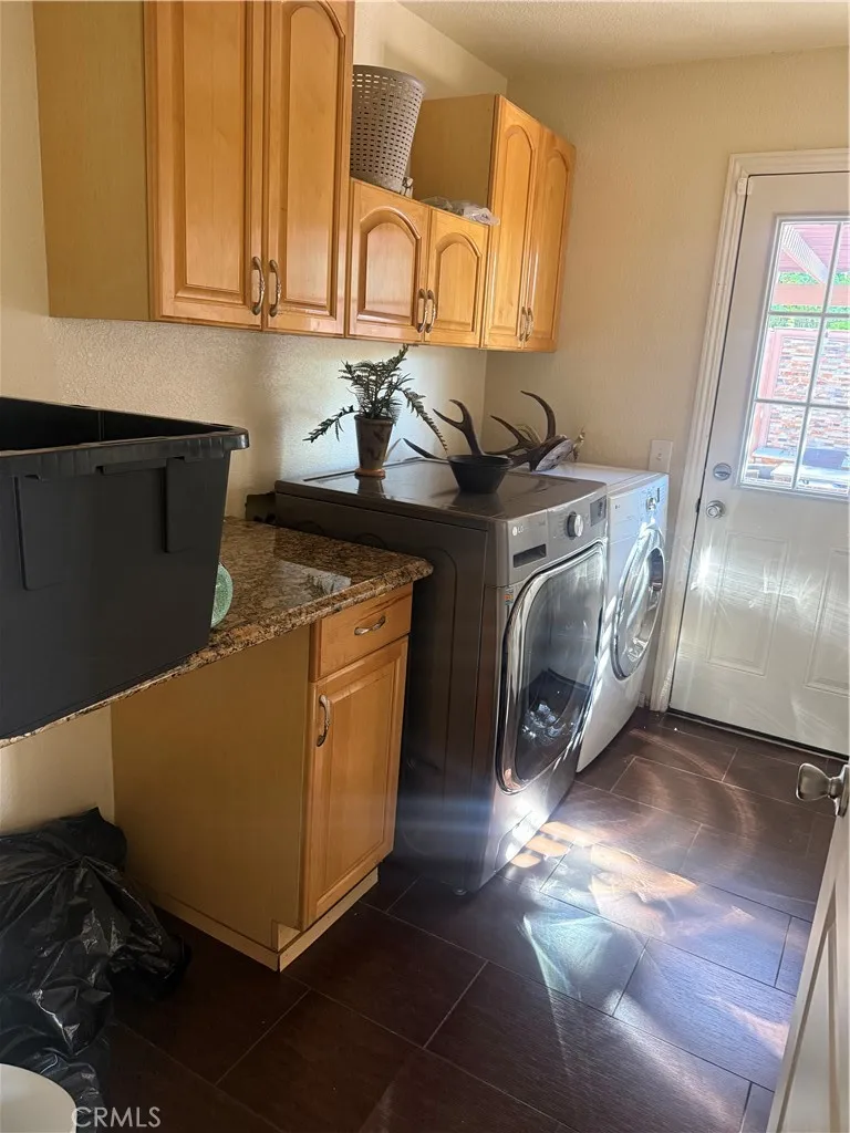 1742 Rudell Burbank, CA 91501
