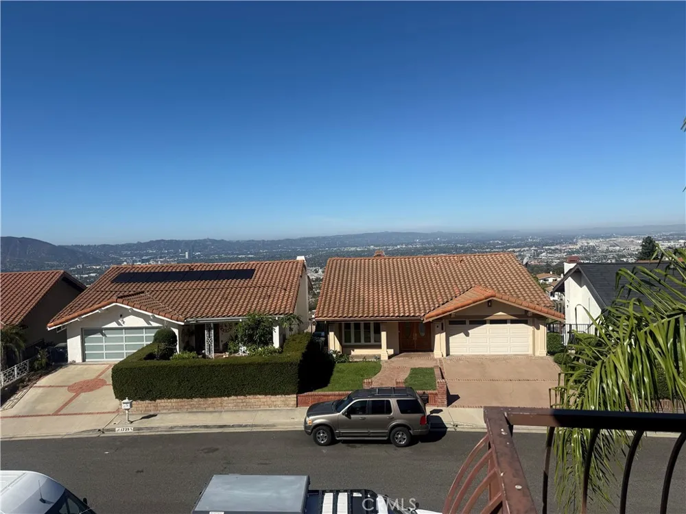 1742 Rudell Burbank, CA 91501