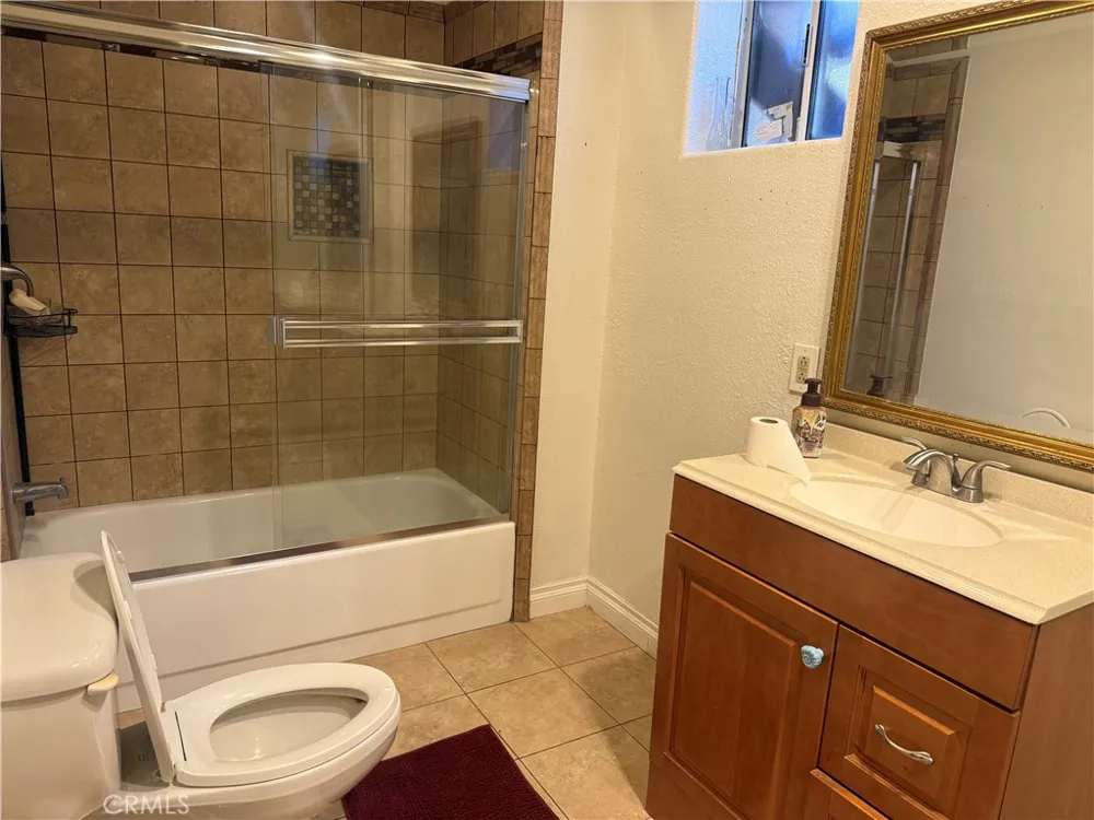 1742 Rudell Burbank, CA 91501