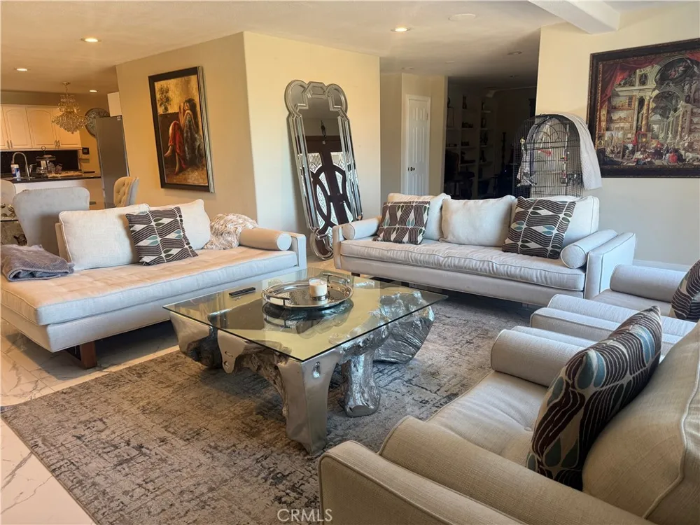1742 Rudell Burbank, CA 91501