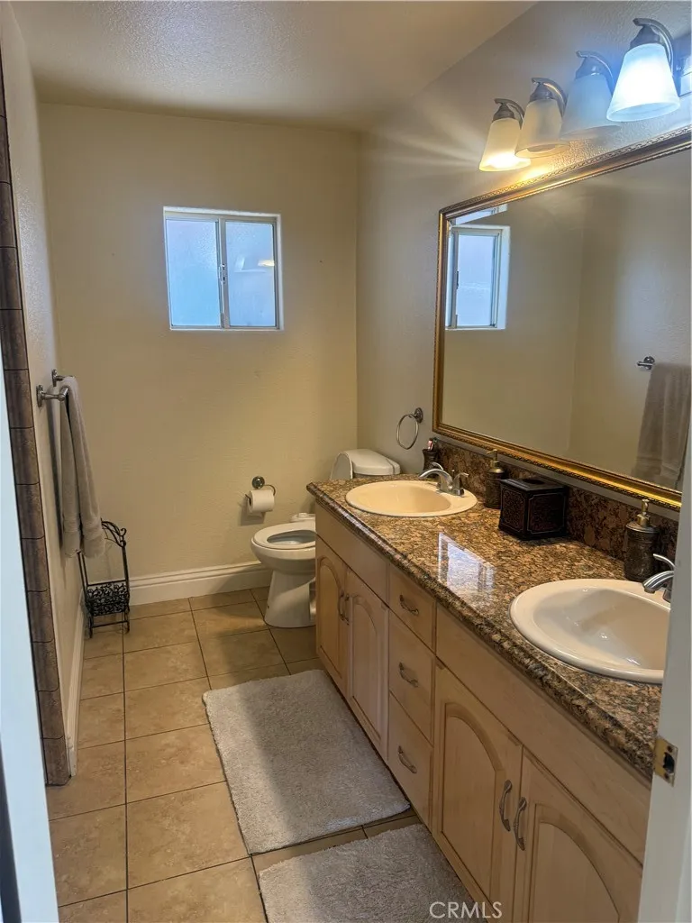 1742 Rudell Burbank, CA 91501