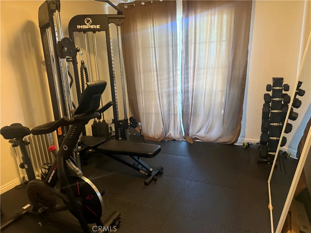 1742 Rudell Burbank, CA 91501