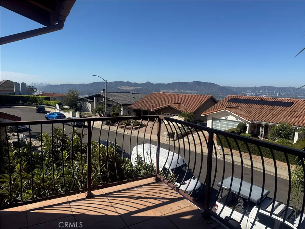 1742 Rudell Burbank, CA 91501