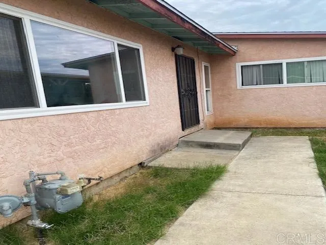 9811 Arapaho Street Spring Valley, CA 91977