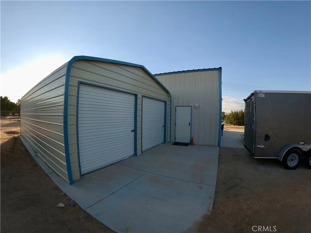 6738 Tamarisk Avenue Hesperia, CA 92344