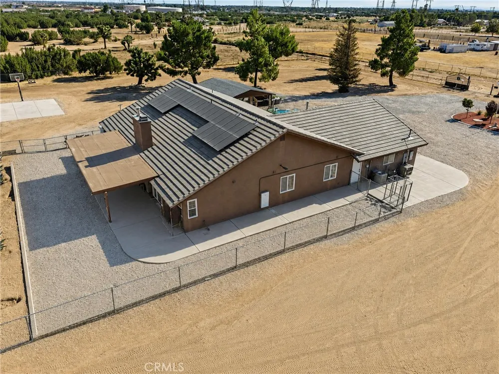 6738 Tamarisk Avenue Hesperia, CA 92344