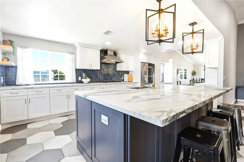 6738 Tamarisk Avenue Hesperia, CA 92344