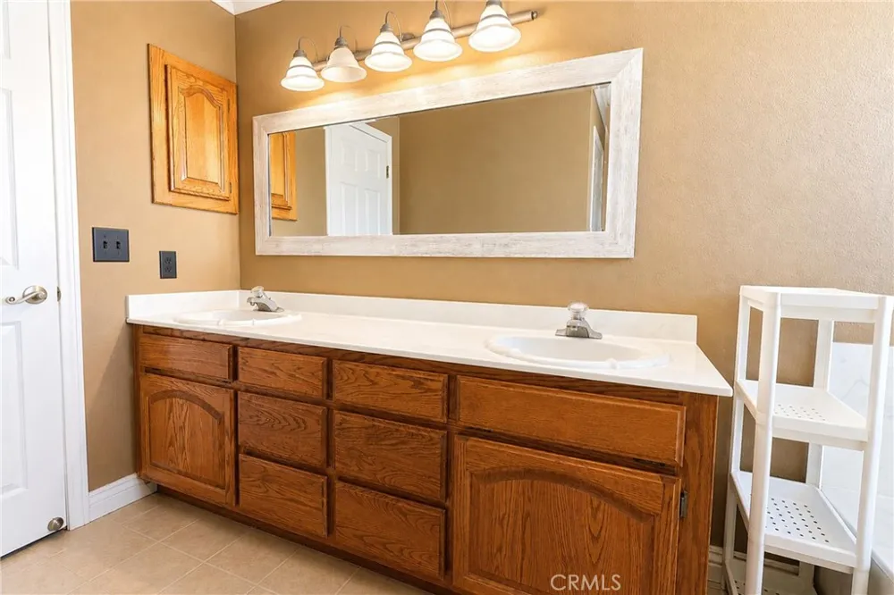 6738 Tamarisk Avenue Hesperia, CA 92344