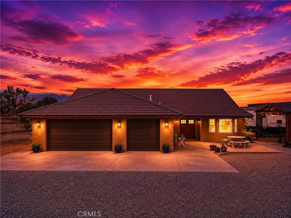 6738 Tamarisk Avenue Hesperia, CA 92344