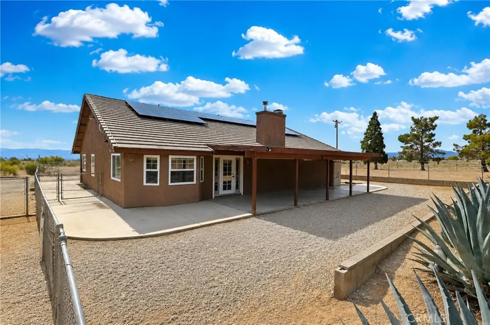 6738 Tamarisk Avenue Hesperia, CA 92344
